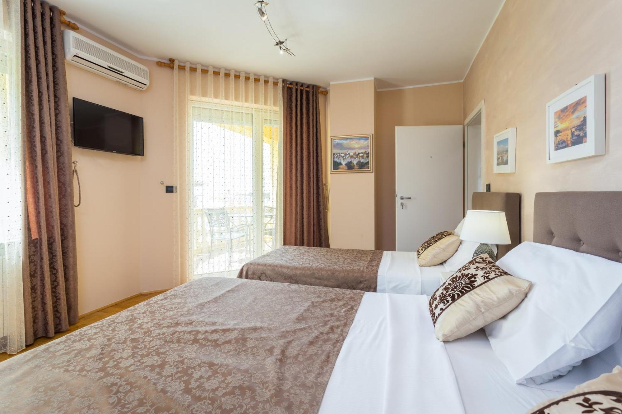 Villa Anitea Пула Екстериор снимка